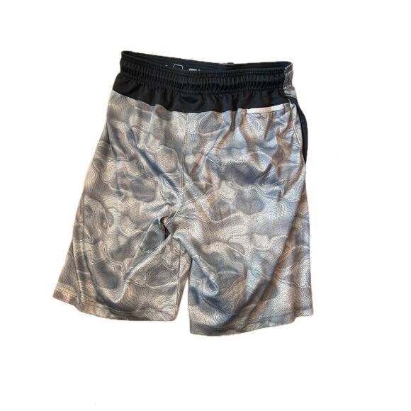 And 1 Gray Silver and Black Athletic Shorts Mens M - Picture 2 of 4